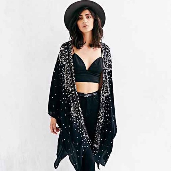 100% Rayon Crinkle Square Kimono Jacket - Urban Outfitters Brand (Ecote) - O/S - Picture 4 of 11